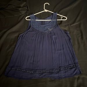 Junior’s Sweet Wanderer split back tank in size large
